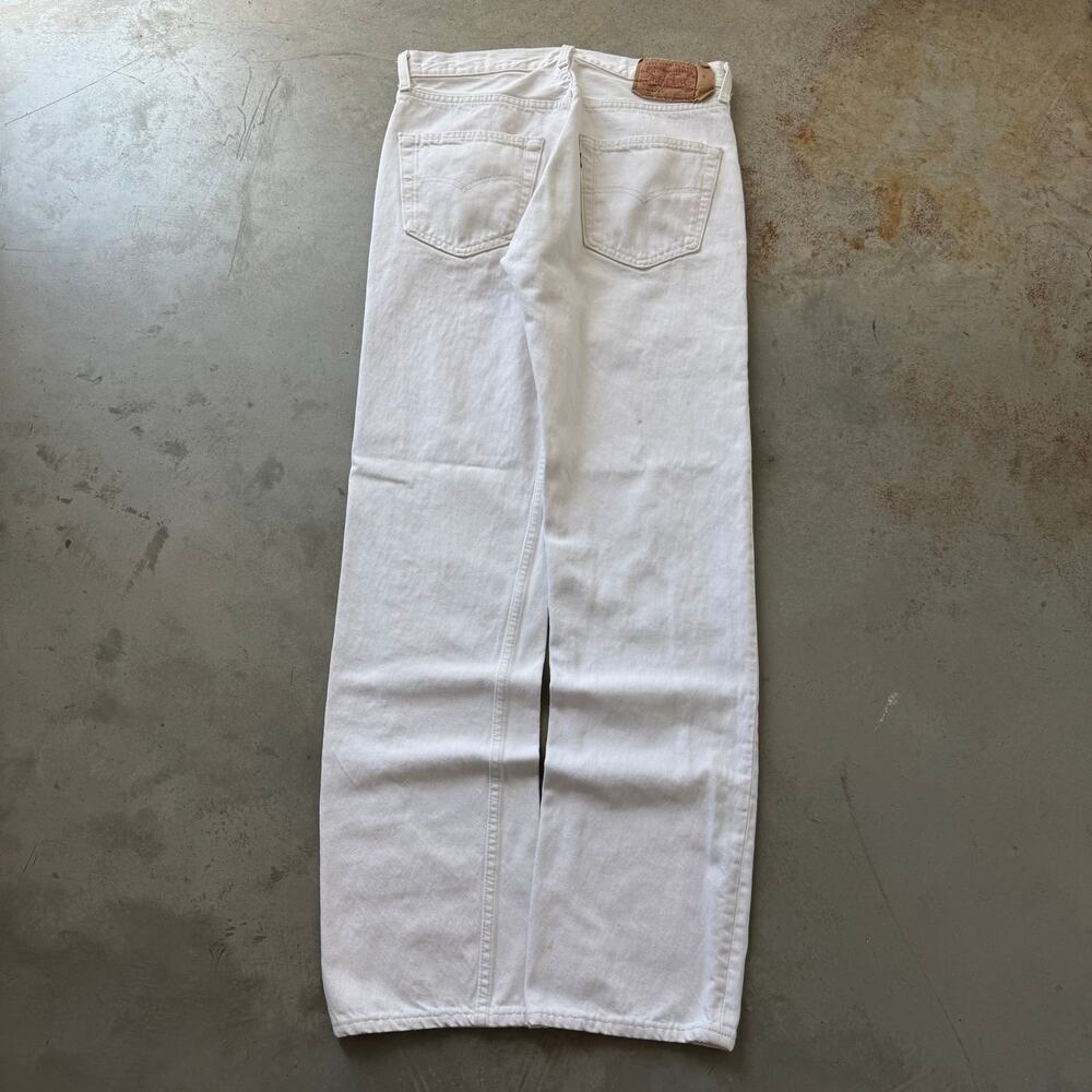Vintage 90’s Levi’s 501 Straight Leg Classic White Jeans Size 30x32 Made in USA